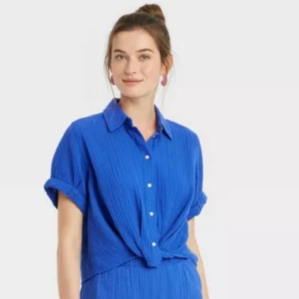 Women's Short Sleeve Collared Twist-Front Button-Down Shirt - Universal Thread S